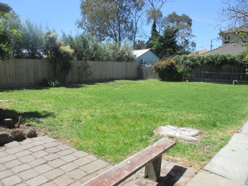 12 Thorpe Street, Newport VIC 3015