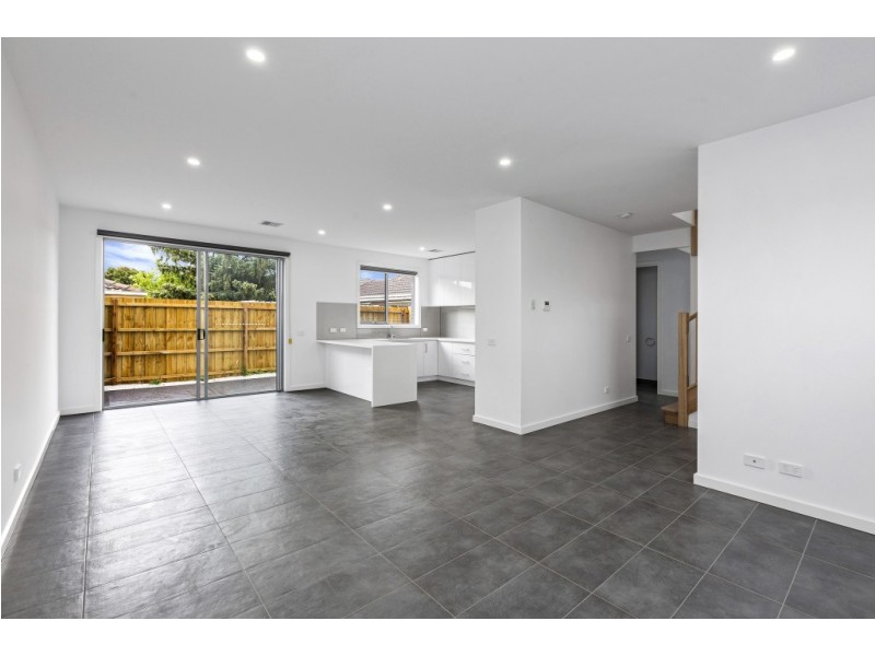 2/14 Lark Street, Altona VIC 3018