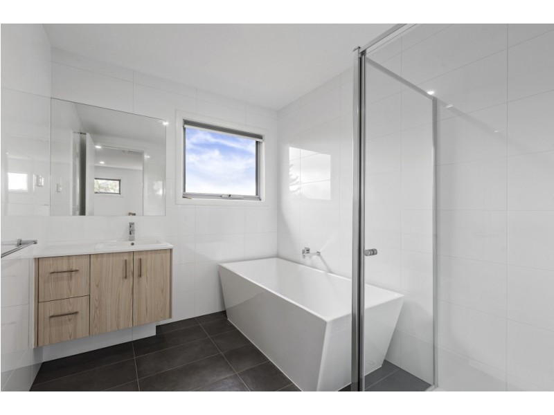 2/14 Lark Street, Altona VIC 3018