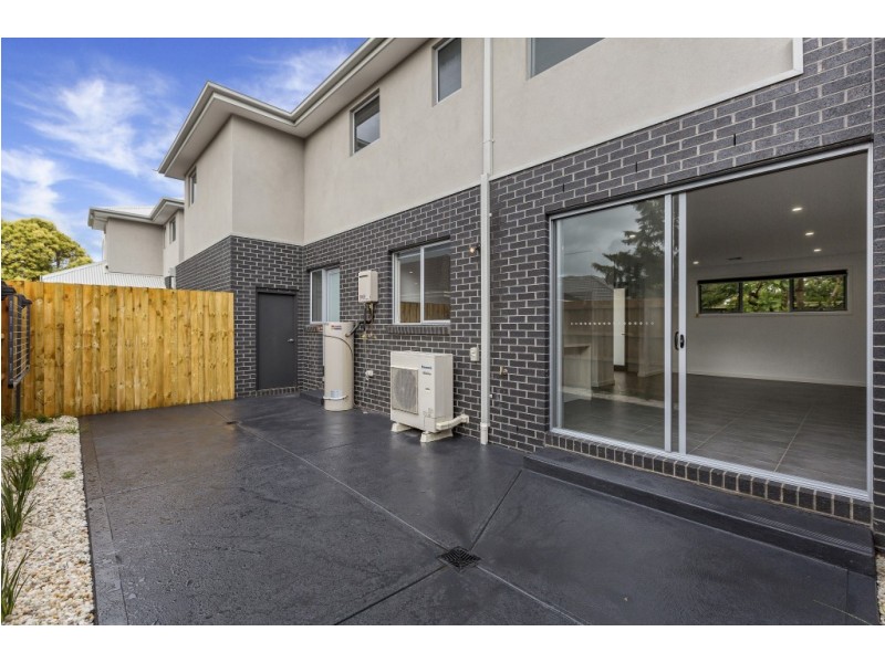 2/14 Lark Street, Altona VIC 3018
