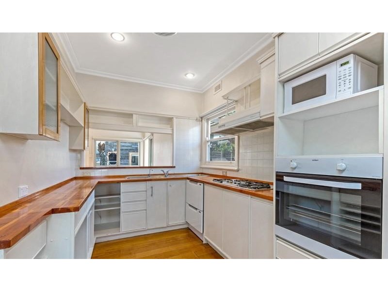 19 Bracken Grove, Altona VIC 3018