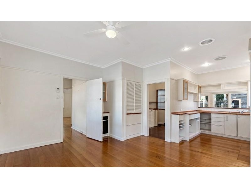 19 Bracken Grove, Altona VIC 3018