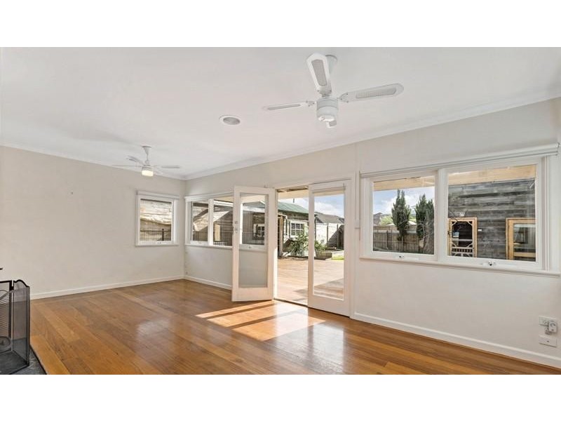 19 Bracken Grove, Altona VIC 3018