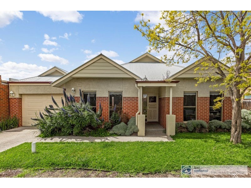 2/58 Rayner Street, Altona VIC 3018