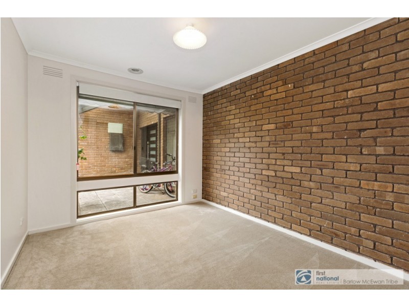 2/119 Railway Street North, Altona VIC 3018