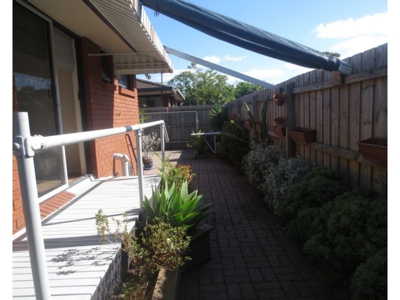 2/114 Blyth Street, Altona VIC 3018