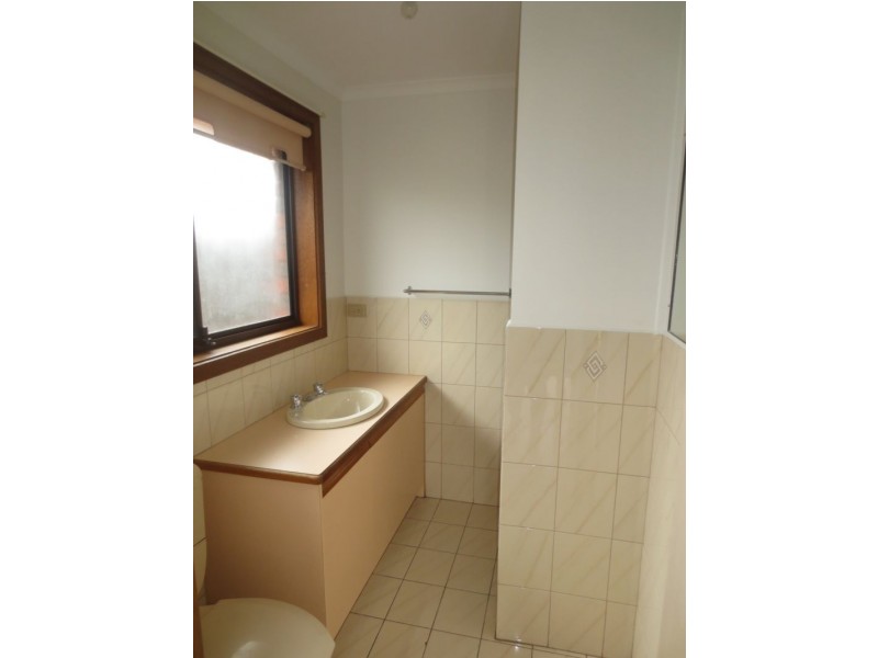3 Kensington Cres, Altona Meadows VIC 3028