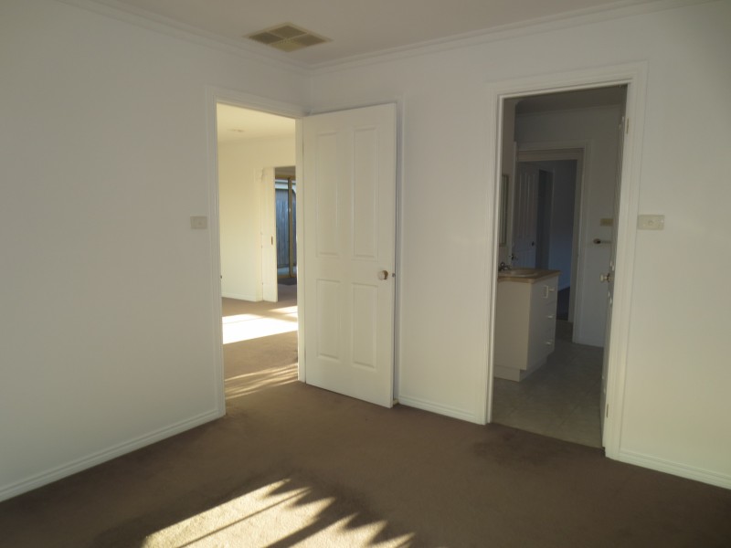 11 Carr Court, Altona Meadows VIC 3028