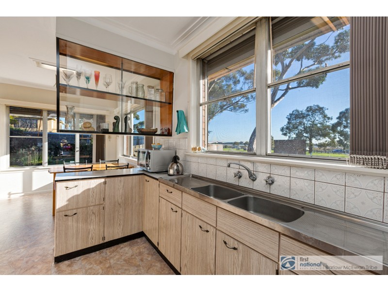 16 Cain Court, Altona VIC 3018