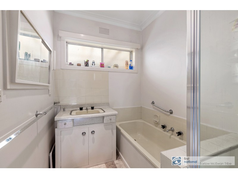 16 Cain Court, Altona VIC 3018