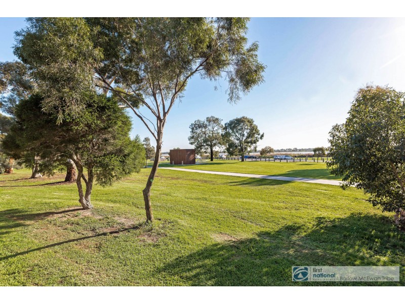 16 Cain Court, Altona VIC 3018