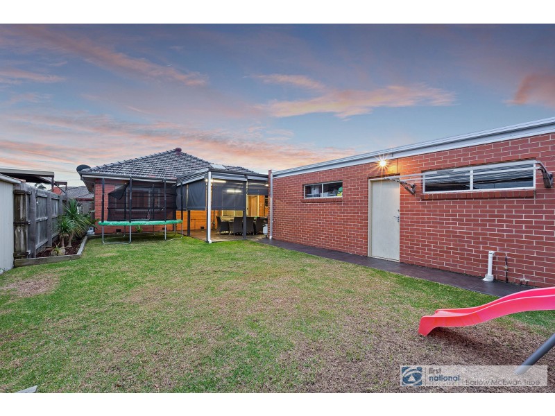 7 Chifley Avenue, Altona VIC 3018