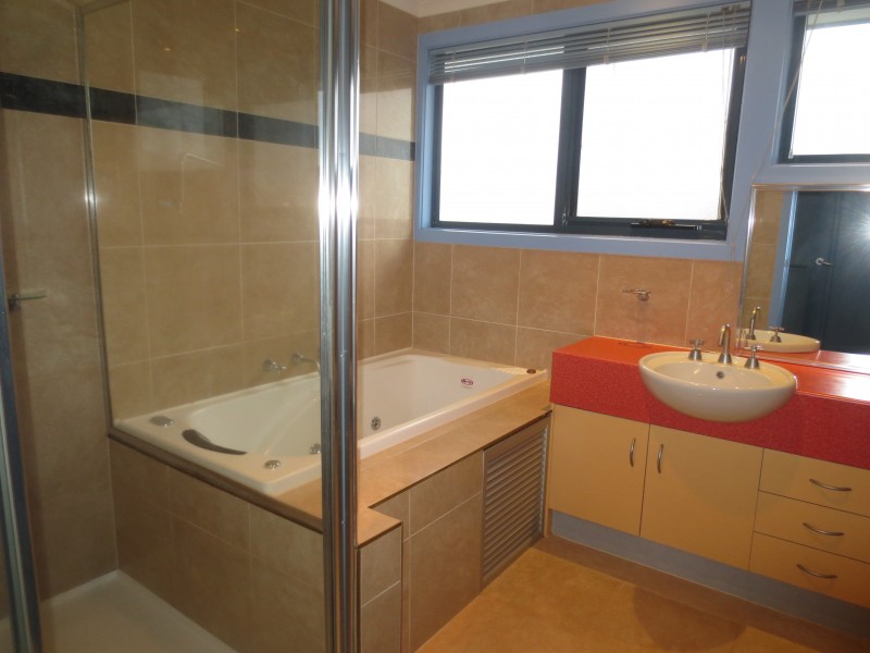 1a Wattle Grove, Seaholme VIC 3018