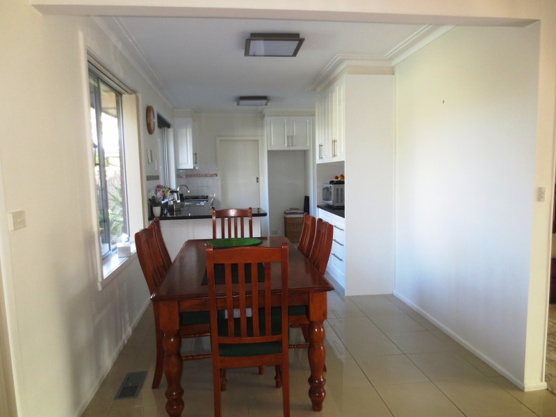 11 Deavey Court, Altona VIC 3018