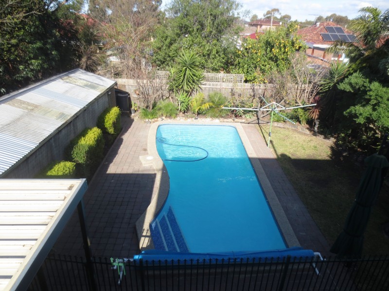 11 Deavey Court, Altona VIC 3018