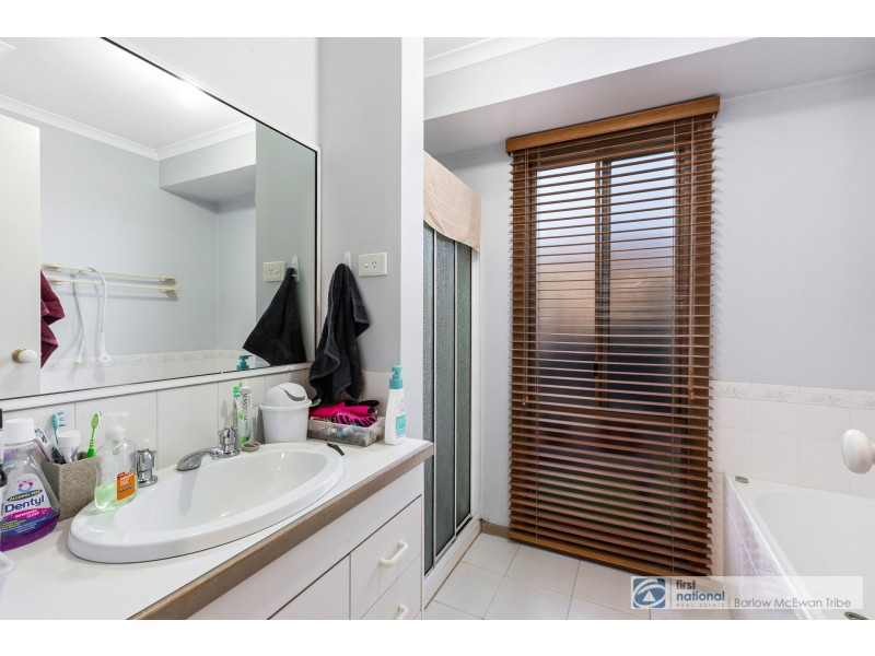 1/4 Weaver Court, Altona Meadows VIC 3028