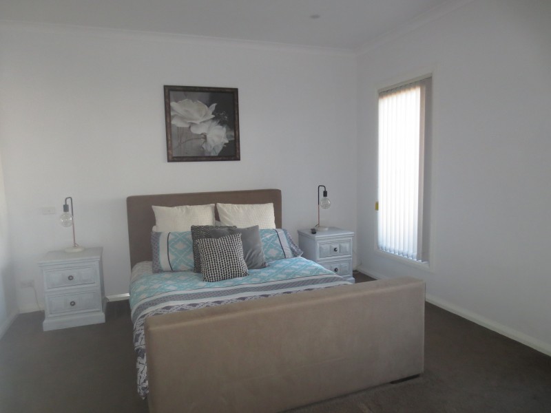 1/7 Fourth Ave, Altona North VIC 3025