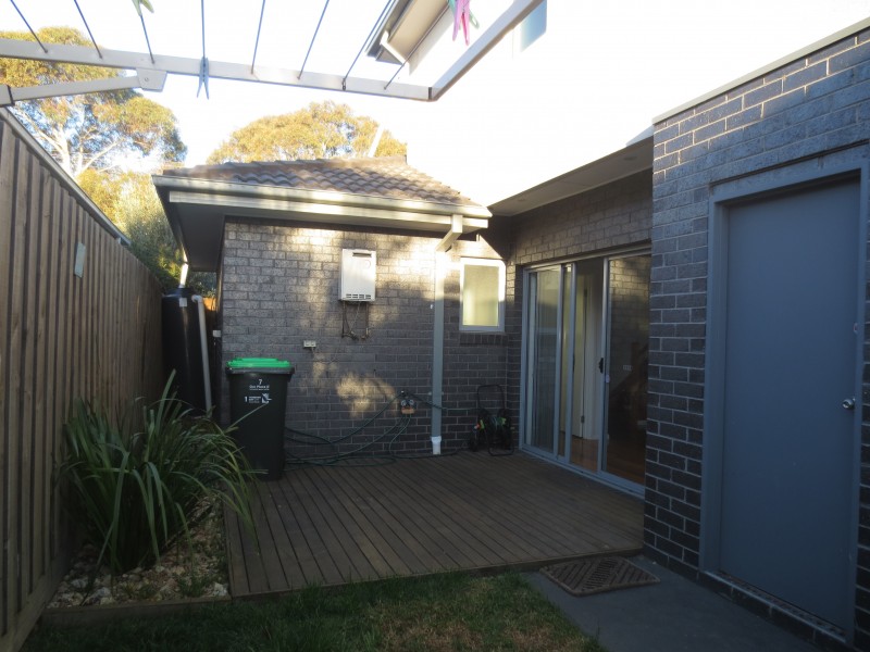 1/7 Fourth Ave, Altona North VIC 3025
