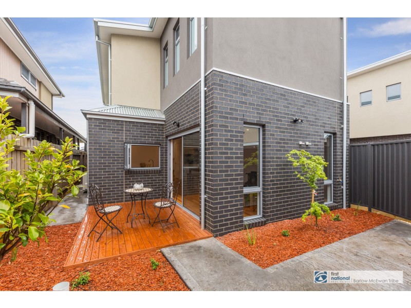 2/11 David Street, Altona VIC 3018