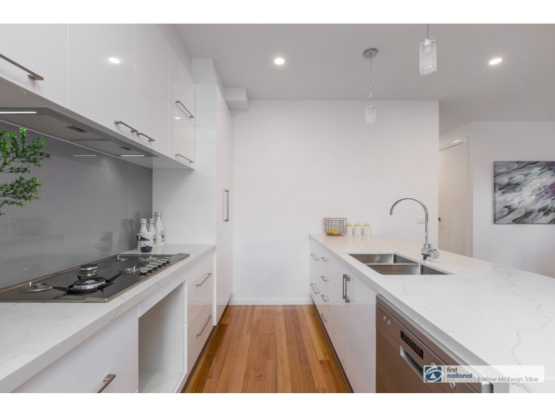 2/11 David Street, Altona VIC 3018