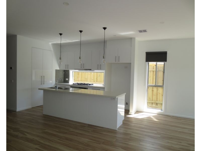 16A Charles Road, Altona VIC 3018
