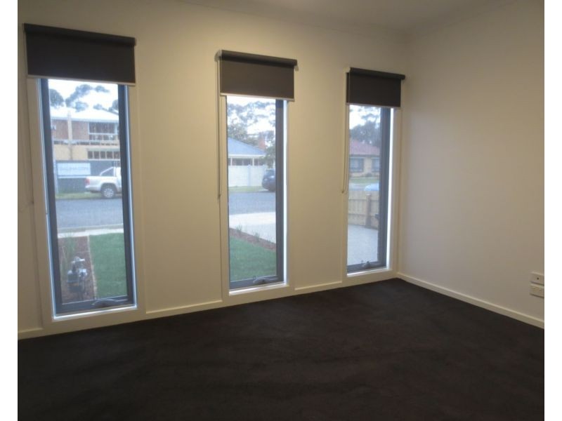 16A Charles Road, Altona VIC 3018