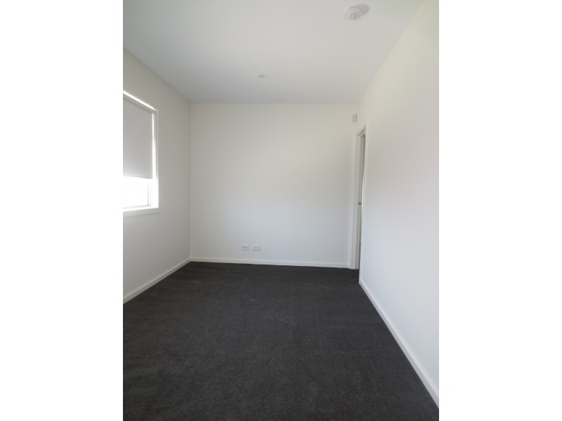 2/14 Hancock Street, Altona VIC 3018
