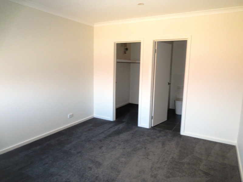 2/14 Hancock Street, Altona VIC 3018