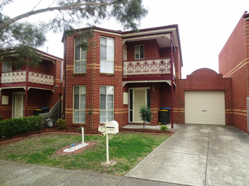 7 The Avenue, Point Cook VIC 3030