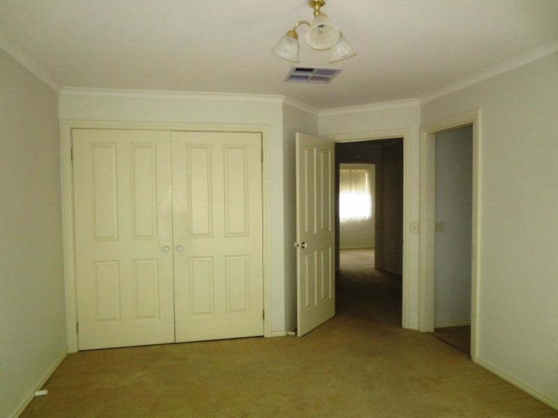 7 The Avenue, Point Cook VIC 3030