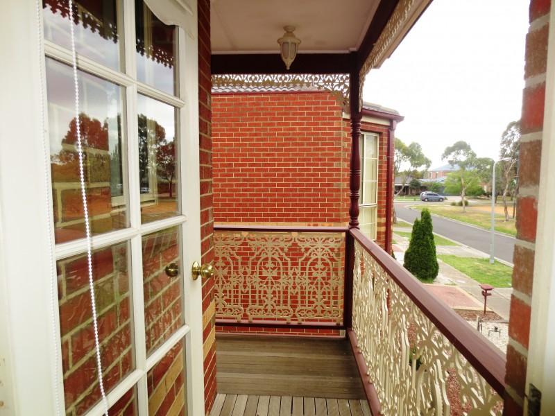 7 The Avenue, Point Cook VIC 3030