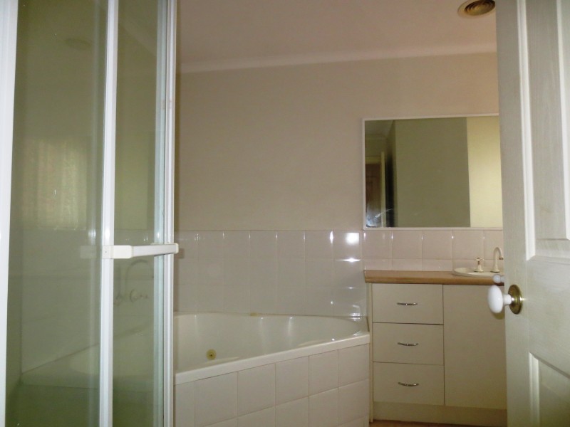 7 The Avenue, Point Cook VIC 3030