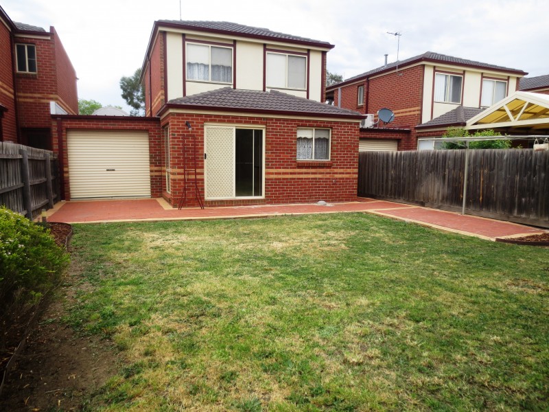 7 The Avenue, Point Cook VIC 3030