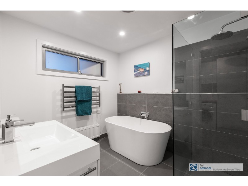 10 Frazer Avenue, Altona VIC 3018