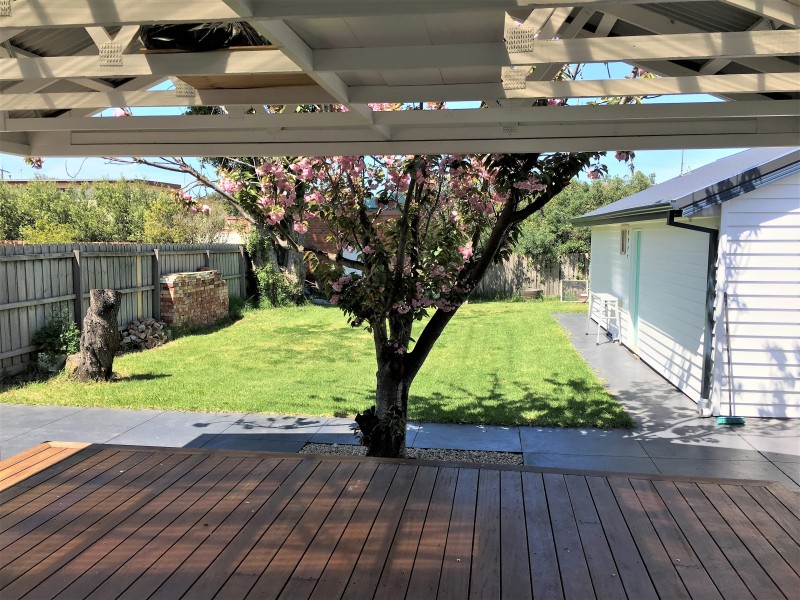 20 Seaview Crescent, Seaholme VIC 3018