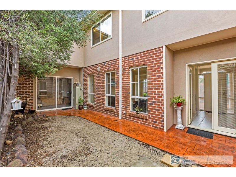 2/34 Bent Street, Altona VIC 3018