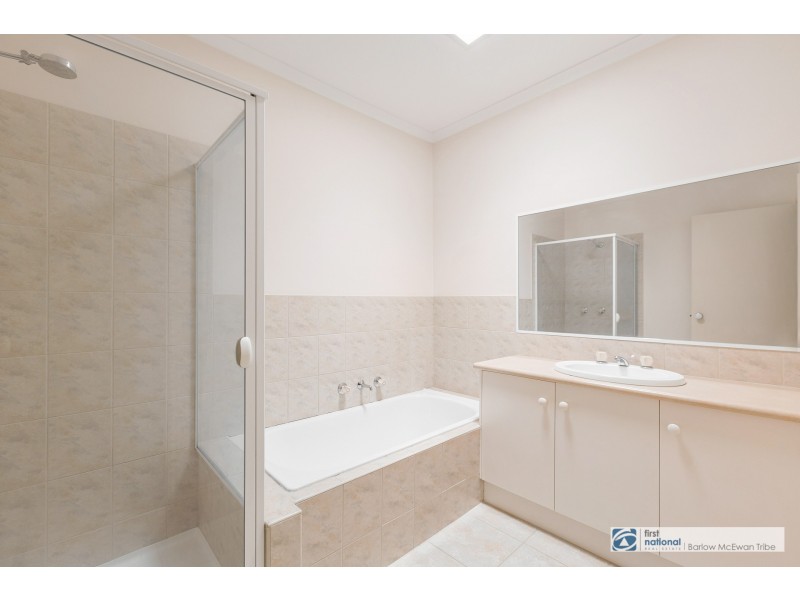 1/204 Civic Parade, Altona VIC 3018