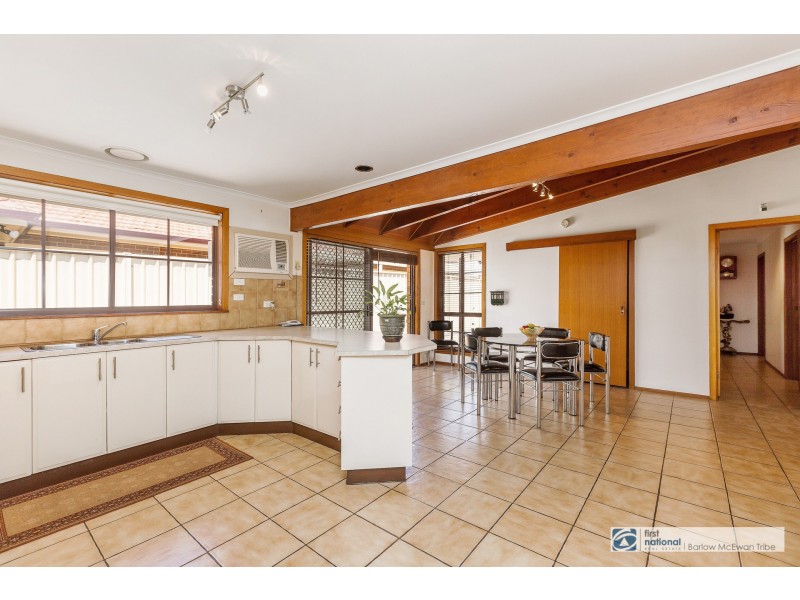 14 Emery Court, Altona VIC 3018