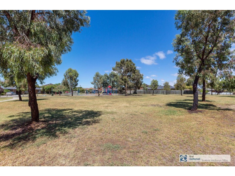 14 Emery Court, Altona VIC 3018