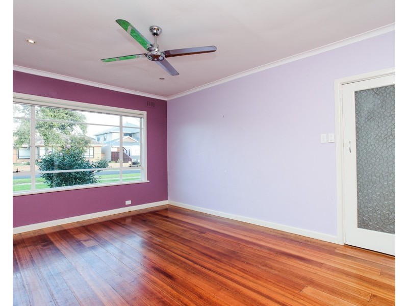 29 Myrtle Grove, Altona VIC 3018