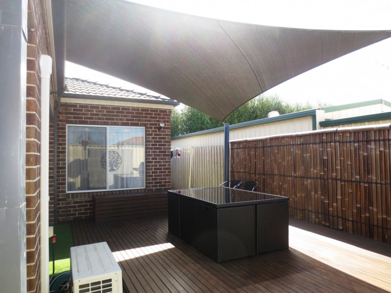 2/21 Spicer Boulevard, Altona Meadows VIC 3028