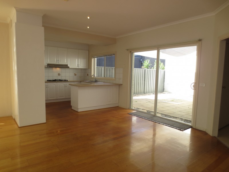 1/10 Mount St, Altona VIC 3018