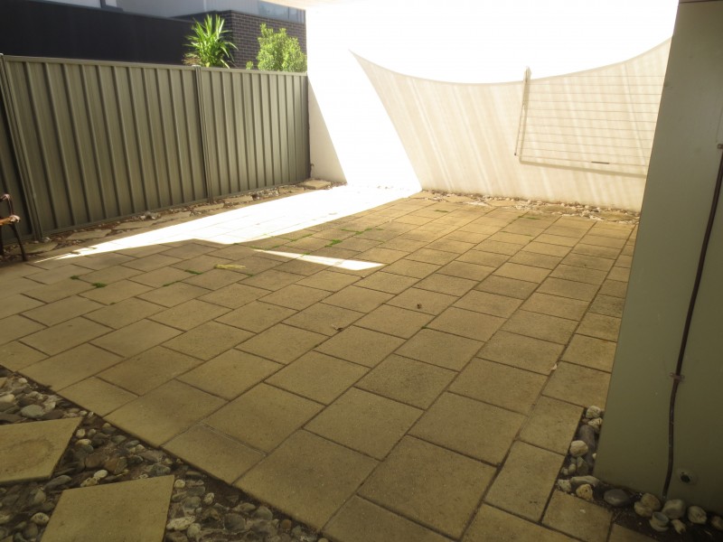 1/10 Mount St, Altona VIC 3018