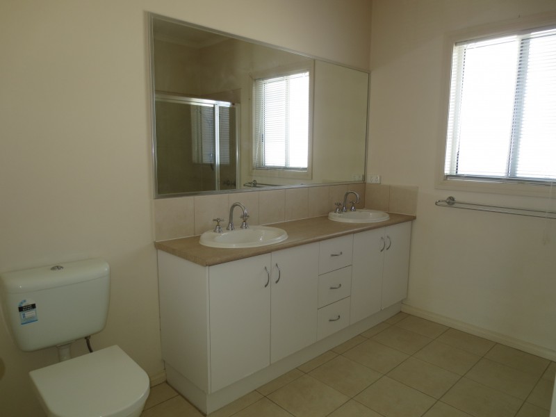 1/10 Mount St, Altona VIC 3018