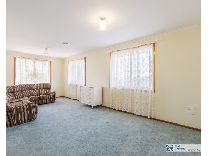 17 Spicer Boulevard, Altona Meadows VIC 3028