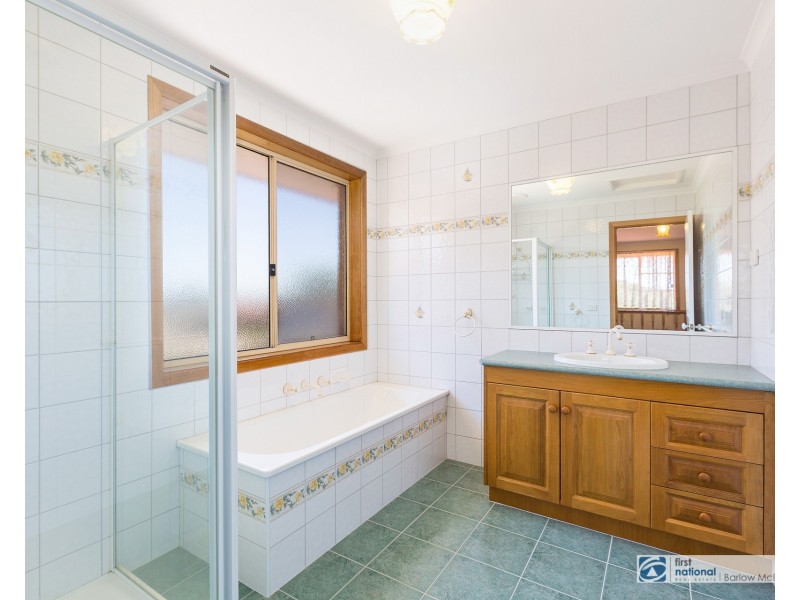 17 Spicer Boulevard, Altona Meadows VIC 3028