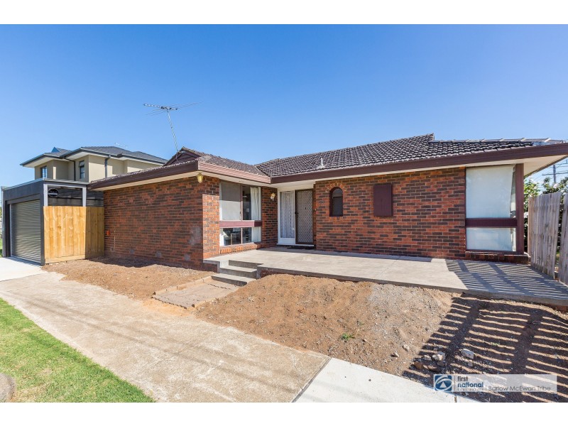 17 Hall Ave, Altona Meadows VIC 3028