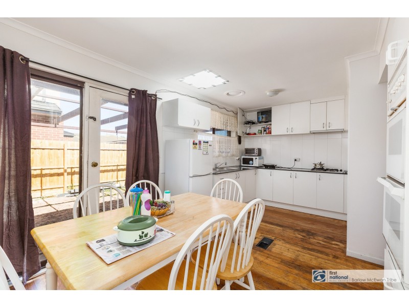 17 Hall Ave, Altona Meadows VIC 3028