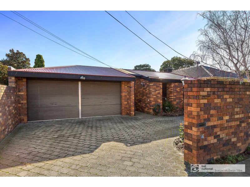 31 Bracken Grove, Altona VIC 3018