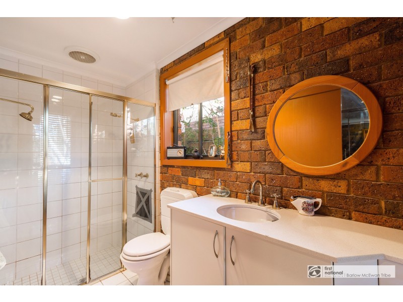 31 Bracken Grove, Altona VIC 3018